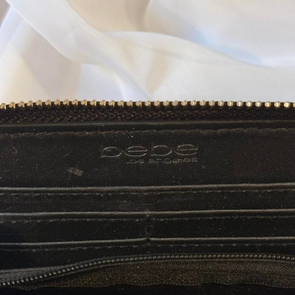 Black Zip Around Wallet Clutch with Gold Hardware Organizer Womens Accessory - Picture 5 of 6